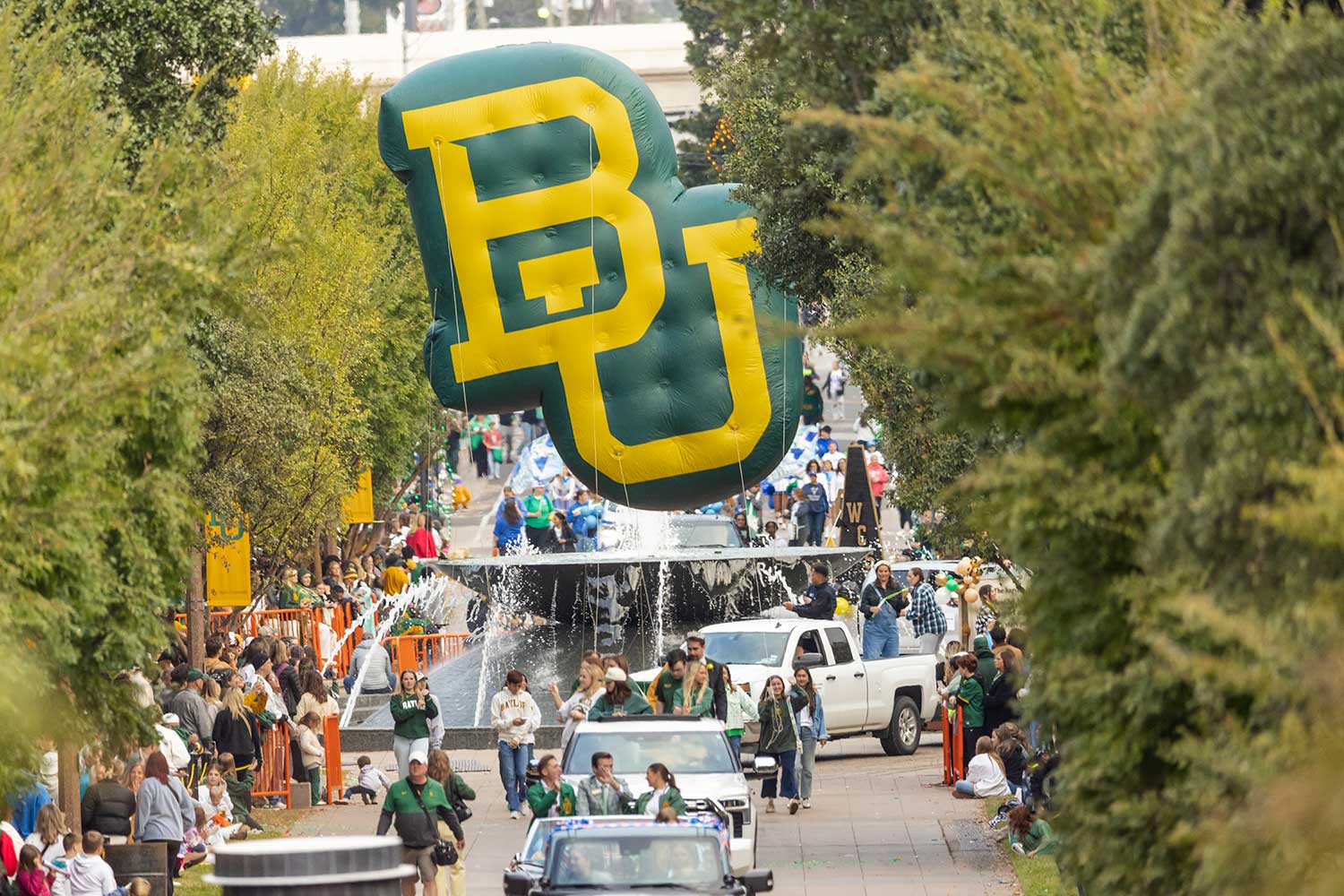 A big BU balloon at the parade